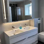 Comfortable House In Quiet Area *