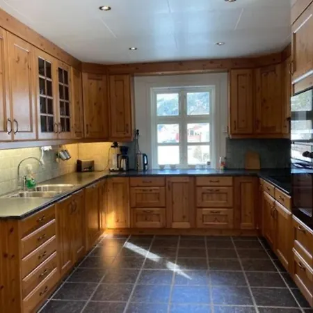 Comfortable House In Quiet Area Luster